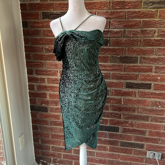 Lavish Alice Crystal-Strap Velvet Mini-Dress Size 6 NWT - Picture 4 of 6